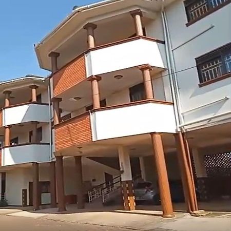 The Abode Apartments Lake View & Breakfast Suite Near Beach Ентебе Екстериор снимка