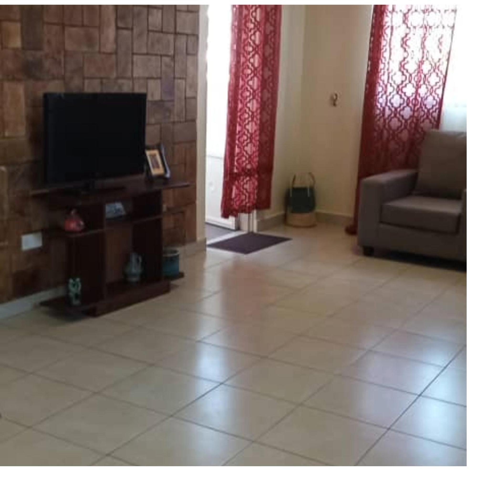 The Abode Apartments Lake View & Breakfast Suite Near Beach Ентебе Екстериор снимка