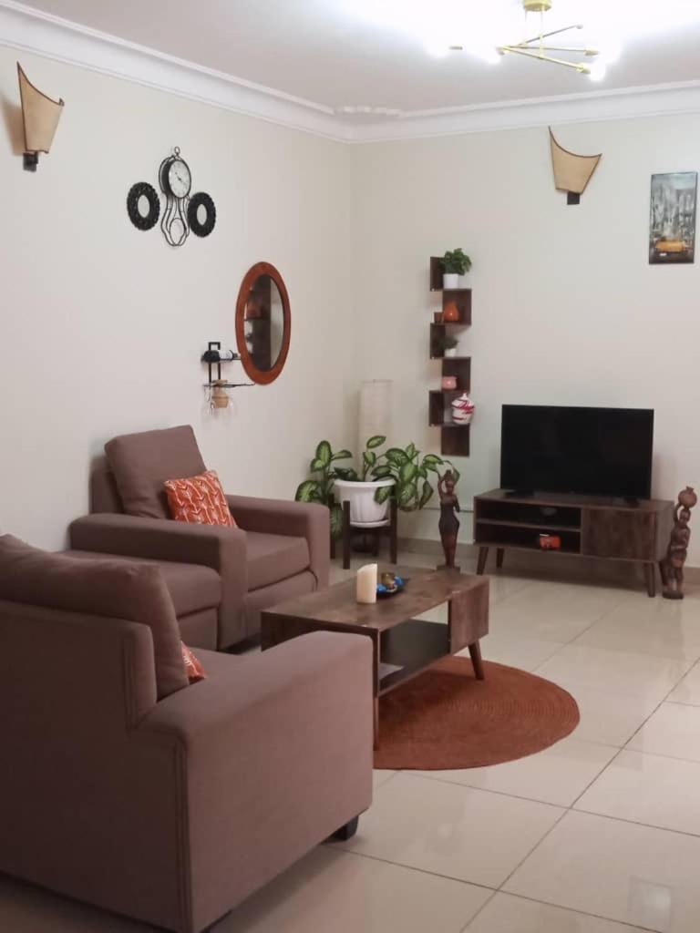 The Abode Apartments Lake View & Breakfast Suite Near Beach Ентебе Екстериор снимка