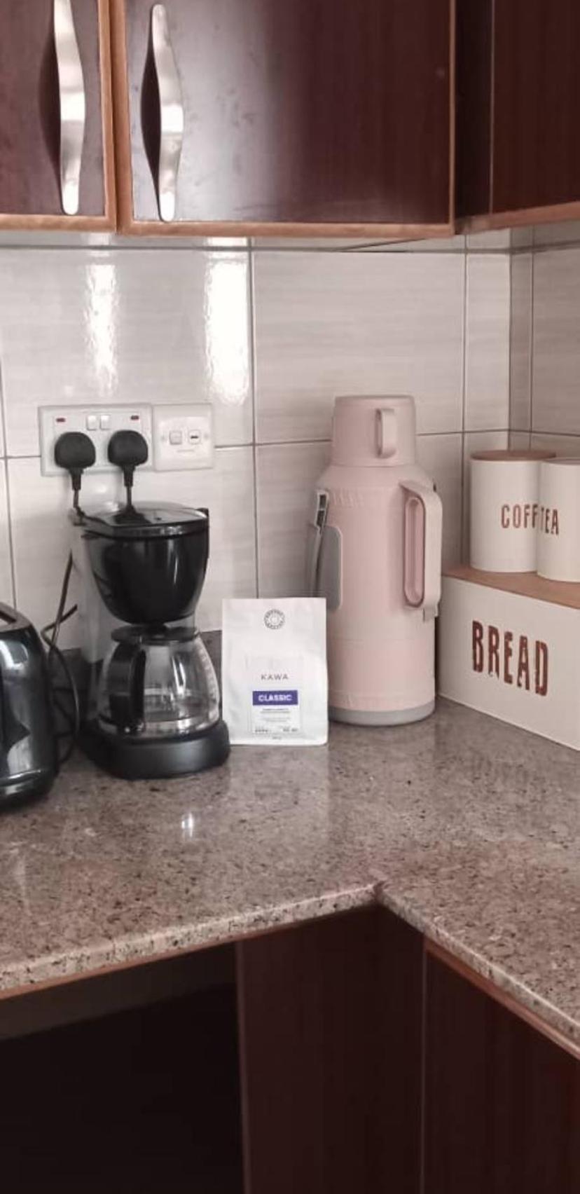 The Abode Apartments Lake View & Breakfast Suite Near Beach Ентебе Екстериор снимка